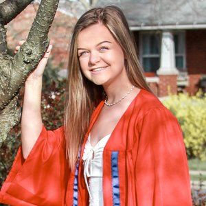Meet your Posher, Cassandra